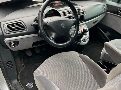 Peugeot 807