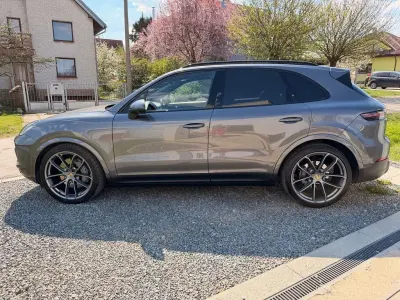 Gebraucht Porsche Cayenne 441 PS (324 kW) 2019 Grau SUV