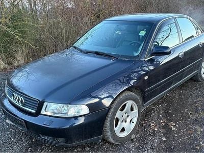 Schwarz Gebraucht 2002 Audi A4 Limousine | 1.000 € (Fairer Preis)