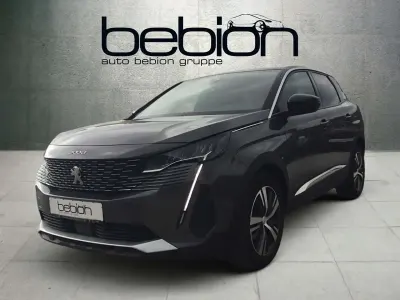 Gebraucht Peugeot 3008 Allure 131 PS (96 kW) 2024 Metfa platinium grau SUV