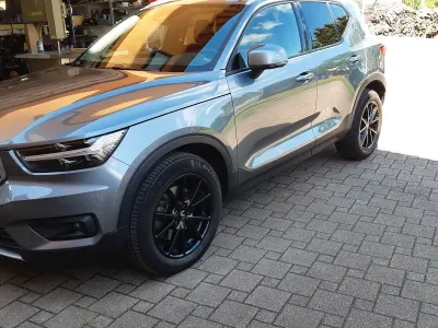Gebraucht Volvo XC40 Momentum 190 PS (139 kW) 2018 Grau SUV