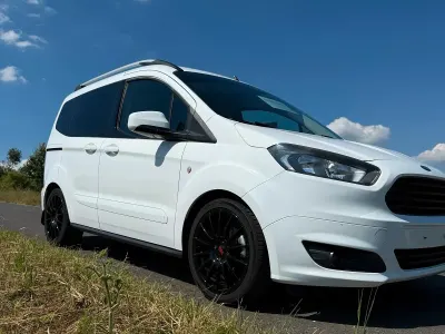 Gebraucht Ford Tourneo Courier 95 PS (69 kW) 2017 Weiß Van / Kleinbus