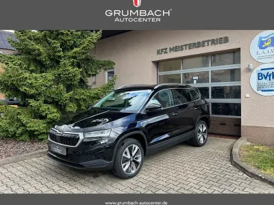 Neu Skoda Karoq Selection 150 PS (110 kW) 2026 1z1z black magic metallic SUV