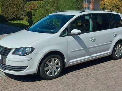Second-hand VW Touran Freestyle 140 CP (102 kW) 2009 Alb Monovolum