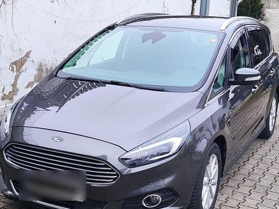 Gebraucht Ford S-MAX Titanium 150 PS (110 kW) 2016 Grau Van / Kleinbus