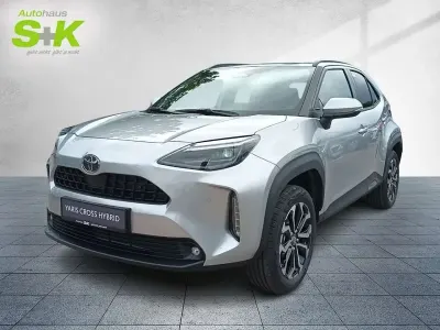 Neu Toyota Yaris Cross 131 PS (96 kW) 2026 Shimmering silver metallic SUV