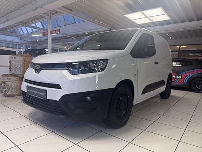Schaumweiß Gebraucht 2020 Toyota Proace City City Van / Kleinbus | 15.850 € (Guter Preis)