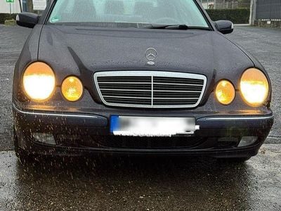 Mercedes E280