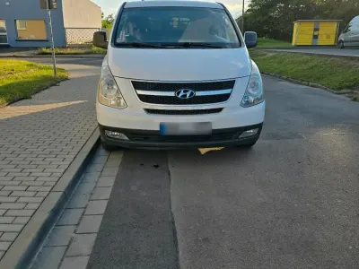 Gebraucht Hyundai H-1 170 PS (125 kW) 2011 Weiß Van / Kleinbus