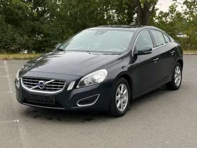 Gebraucht Volvo S60 Momentum 114 PS (83 kW) 2012 Grau Limousine