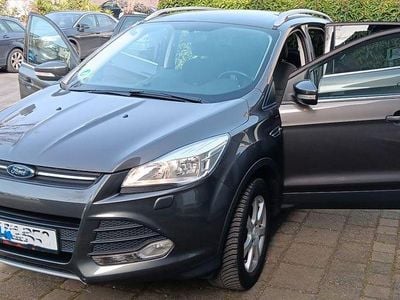 Gebraucht Ford Kuga Trend 150 PS (110 kW) 2015 Grau SUV