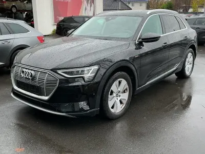 Używany Audi e-tron Advanced 300 kW (408 KM) 2021 Czarny SUV