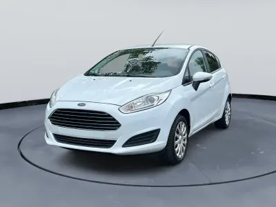 Gebraucht Ford Fiesta Trend 65 PS (47 kW) 2016 Weiß Kleinwagen