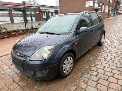 Grau Gebraucht 2007 Ford Fiesta Limousine | 2.000 € (Fairer Preis)