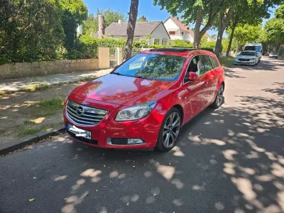 Gebraucht Opel Insignia 194 PS (142 kW) 2012 Rot Kombi