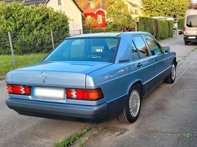 Usata Mercedes 190 109 CV (80 kW) 1991 Blu Berlina