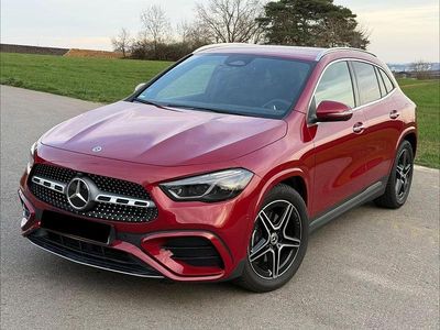 Gebraucht Mercedes GLA180 AMG 136 PS (100 kW) 2024 Rot SUV