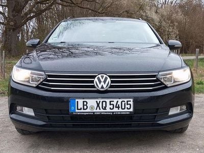 Gebraucht VW Passat Trendline 120 PS (88 kW) 2016 Schwarz Kombi