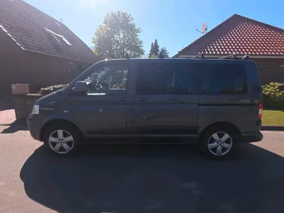 Usata VW Caravelle 174 CV (127 kW) 2009 Argento Furgone