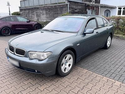 Gebraucht BMW 745 333 PS (244 kW) 2004 Blau Limousine