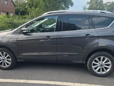 Gebraucht Ford Kuga Titanium 179 PS (131 kW) 2016 Grau SUV