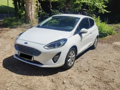 Gebraucht Ford Fiesta Titanium 101 PS (74 kW) 2017 Weiß Kleinwagen