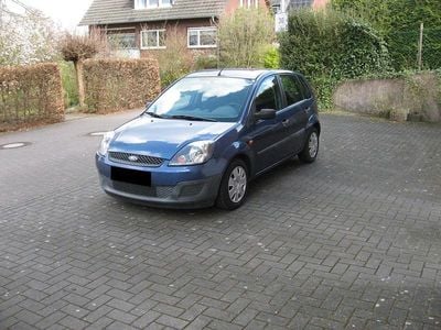Gebraucht Ford Fiesta 69 PS (50 kW) 2006 Blau Kleinwagen