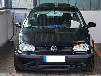 Schwarz Gebraucht 2002 VW Golf IV Kleinwagen | 1.261 € (Guter Preis)