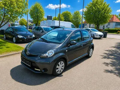 Gebraucht Toyota Aygo Cool 68 PS (50 kW) 2014 Anthracite grey Kleinwagen