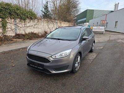 Gebraucht Ford Focus Ambiente 101 PS (74 kW) 2015 Braun Kombi