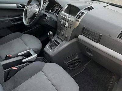Silber Gebraucht 2006 Opel Zafira Van / Kleinbus | 1.350 € (Guter Preis)