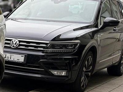 Schwarz Gebraucht 2017 VW Tiguan Highline SUV | 23.500 € (Etwas zu teuer)