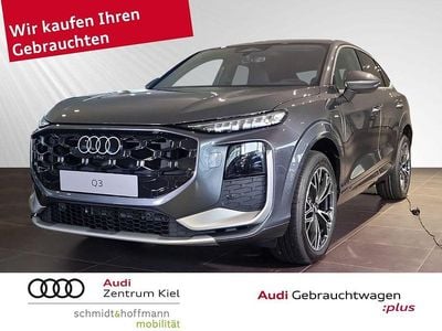 Daytonagrau perleffekt Neu 2025 Audi Q3 Sportback Sport SUV | 63.875 € (Etwas zu teuer)
