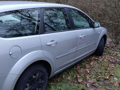 Silber Gebraucht 2007 Ford Focus Kombi | 1.200 € (Superpreis)