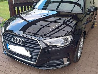 Gebraucht Audi A3 Sport 116 PS (85 kW) 2018 Schwarz Limousine