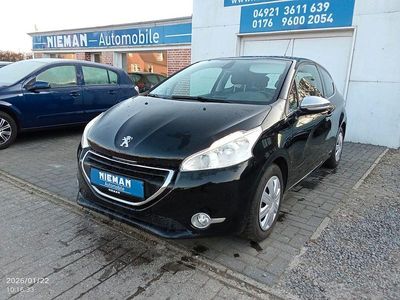 Schwarz Gebraucht 2015 Peugeot 208 Allure Kleinwagen | 6.880 € (Fairer Preis)