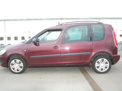 Gebraucht Skoda Roomster Plus Edition 86 PS (63 kW) 2013 Cervena rosso brunello/rosso b Van / Kleinbus