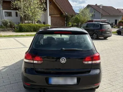 Gebraucht VW Golf VI Highline 122 PS (89 kW) 2010 Schwarz Kleinwagen