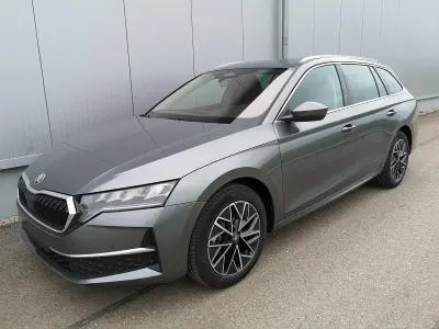 Neu Skoda Octavia Lodge 150 PS (110 kW) 2026 Silber (smokey diamond silver metallic) Kombi