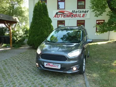 Gebraucht Ford Tourneo Courier Titanium 101 PS (74 kW) 2017 Grau Van / Kleinbus