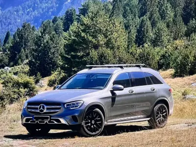 Gebraucht Mercedes GLC200 AMG line 163 PS (119 kW) 2019 Grau SUV