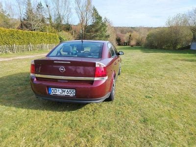 Begagnad Opel Vectra 120 HK (88 kW) 2004 Röd Sedan