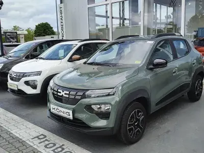 Usata Dacia Spring Essentiel 33 kW (45 CV) 2023 Verde Utilitaria