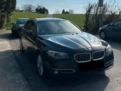 Usata BMW 530 Luxury Line 258 CV (189 kW) 2013 Nero Station wagon