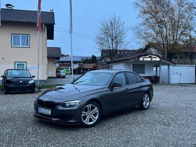 Gebraucht BMW 320 184 PS (135 kW) 2012 Braun Limousine