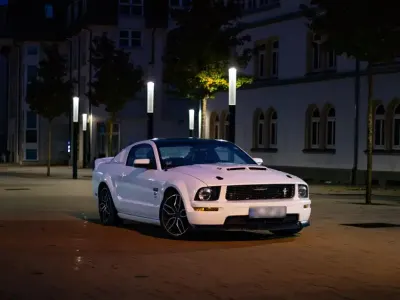 Gebraucht Ford Mustang GT 305 PS (224 kW) 2007 Weiß Coupé