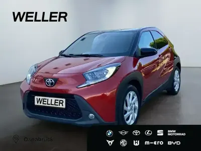 Używany Toyota Aygo 72 KM (52 kW) 2022 Czerwony Hatchback
