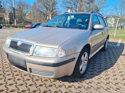 gebraucht Skoda Octavia 2.0 Benzin