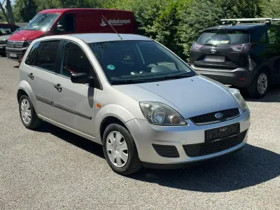Gebraucht Ford Fiesta 68 PS (50 kW) 2007 Silber Kleinwagen
