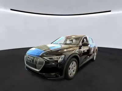 Używany Audi e-tron Comfort 300 kW (408 KM) 2023 Czarny SUV